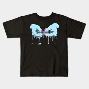 flower cigarette / liquid hand Kids T-Shirt